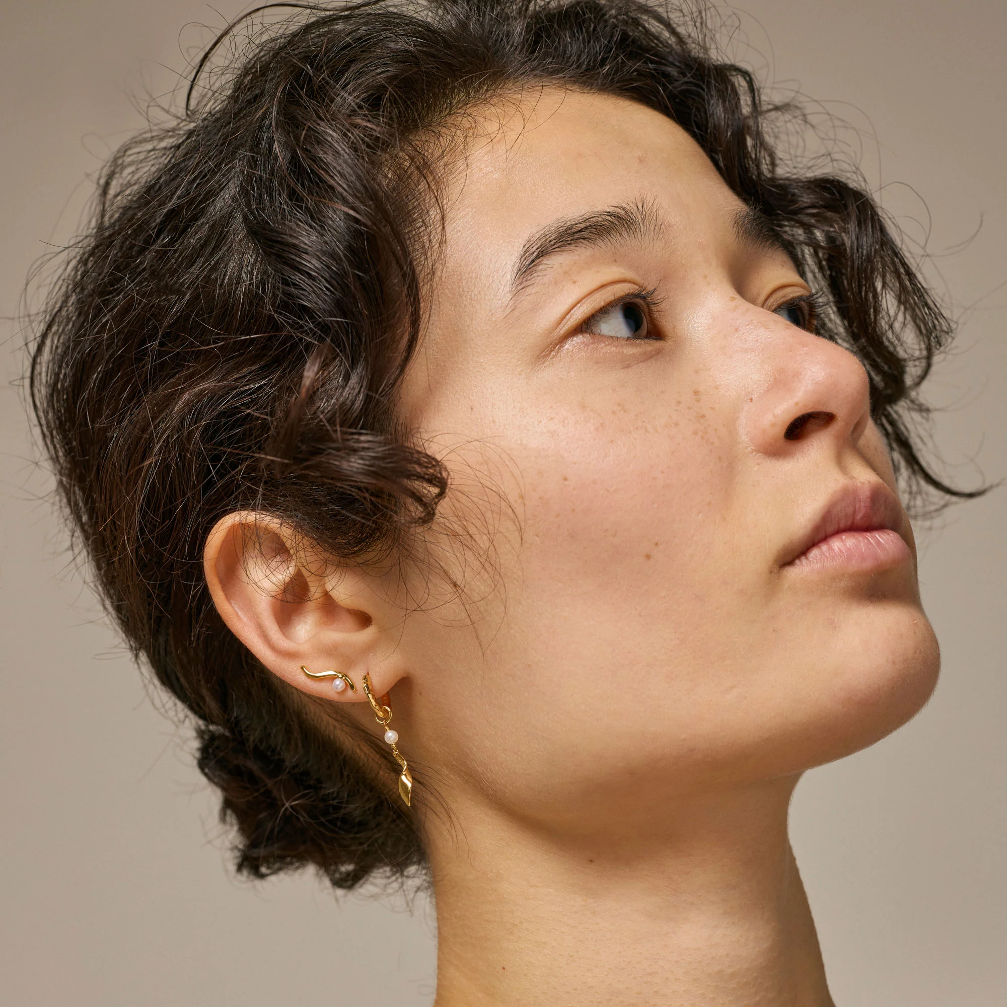 Hoops, May - Image 3